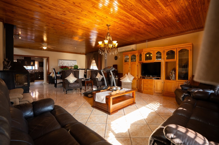 3 Bedroom Property for Sale in Flamwood North West